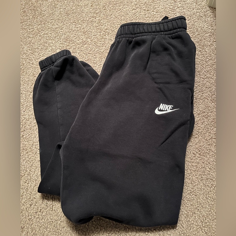 black nike pants